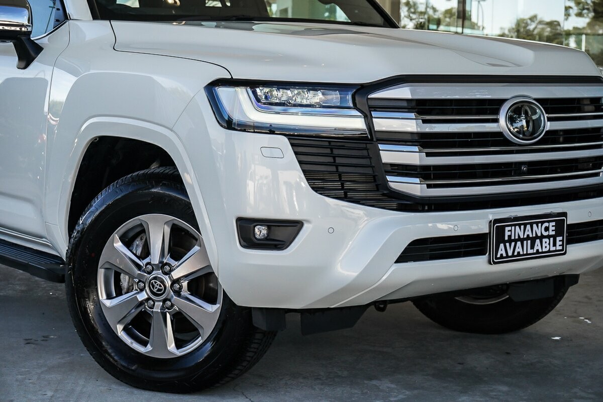 Toyota Landcruiser image 2