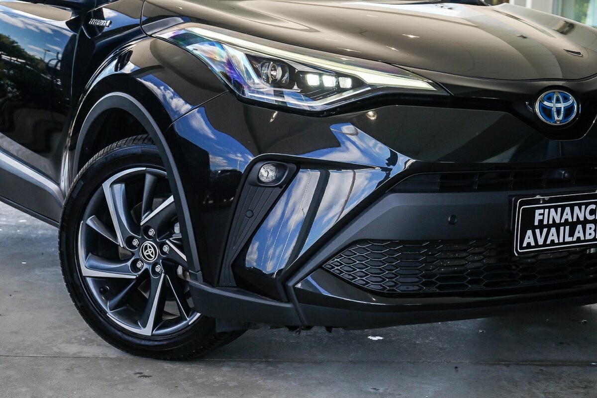 Toyota C-hr image 2
