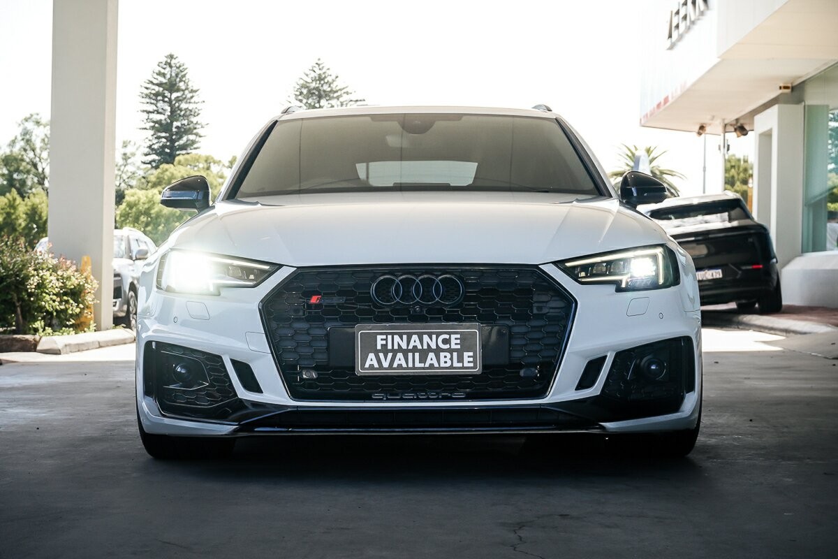 Audi Rs4 image 4