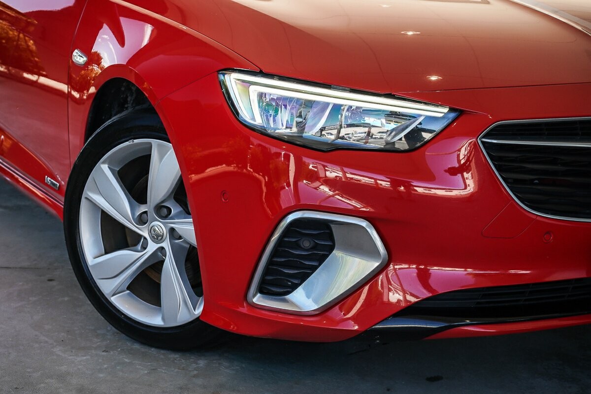 Holden Commodore image 2
