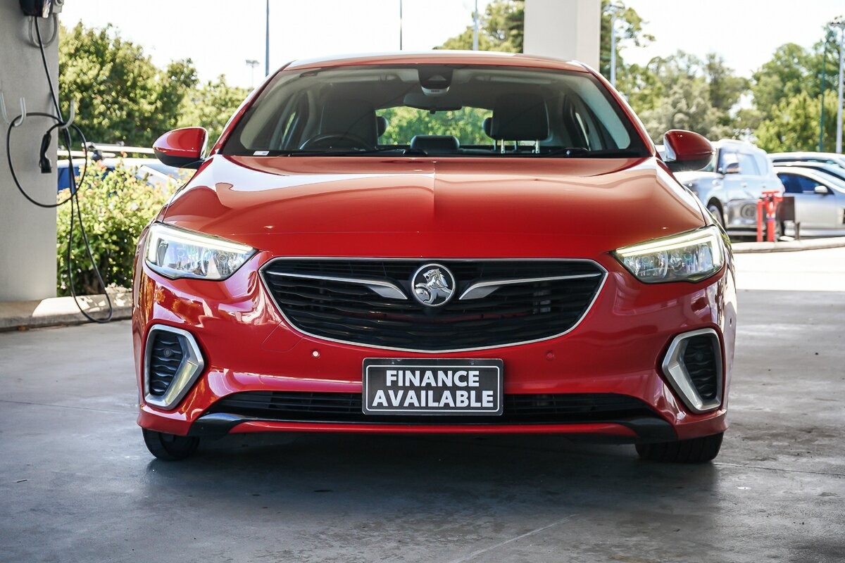 Holden Commodore image 3