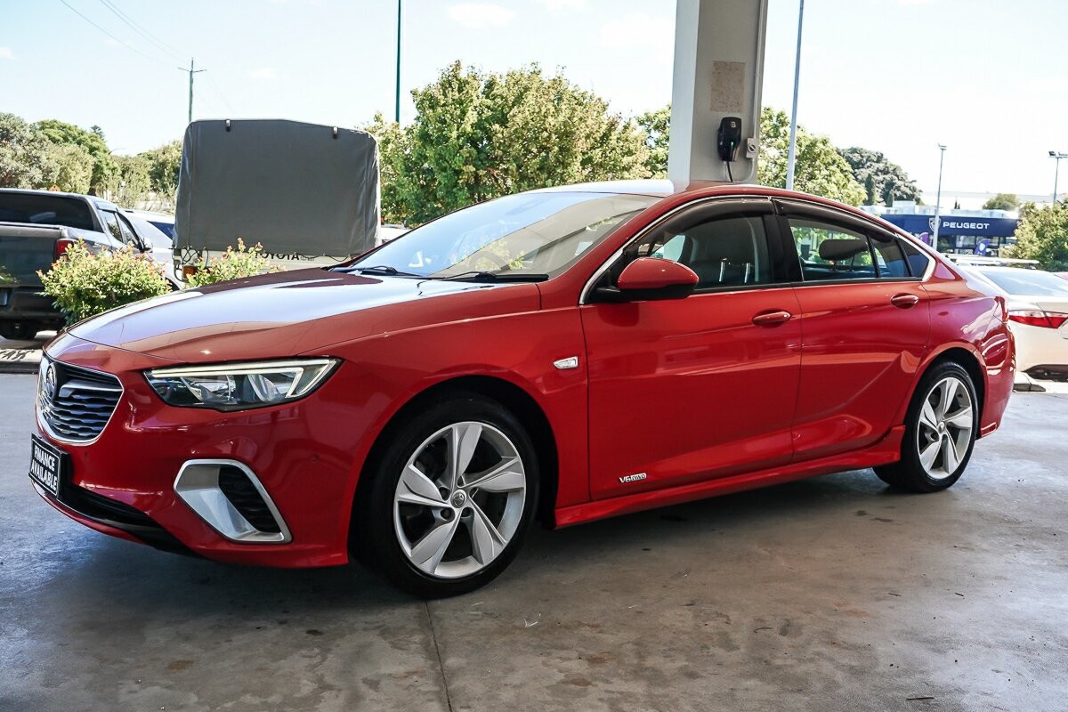 Holden Commodore image 4