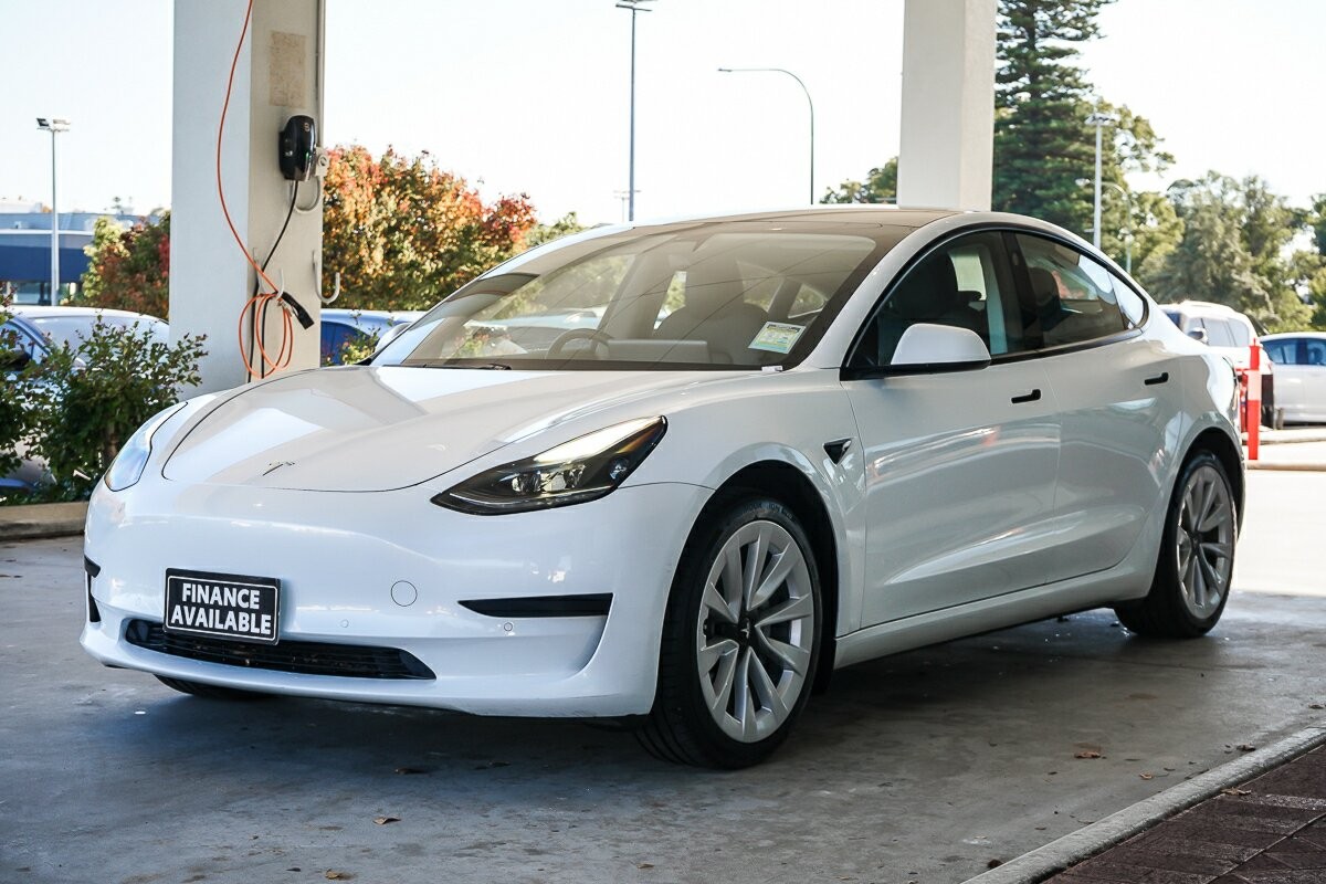 Tesla Model 3 image 4
