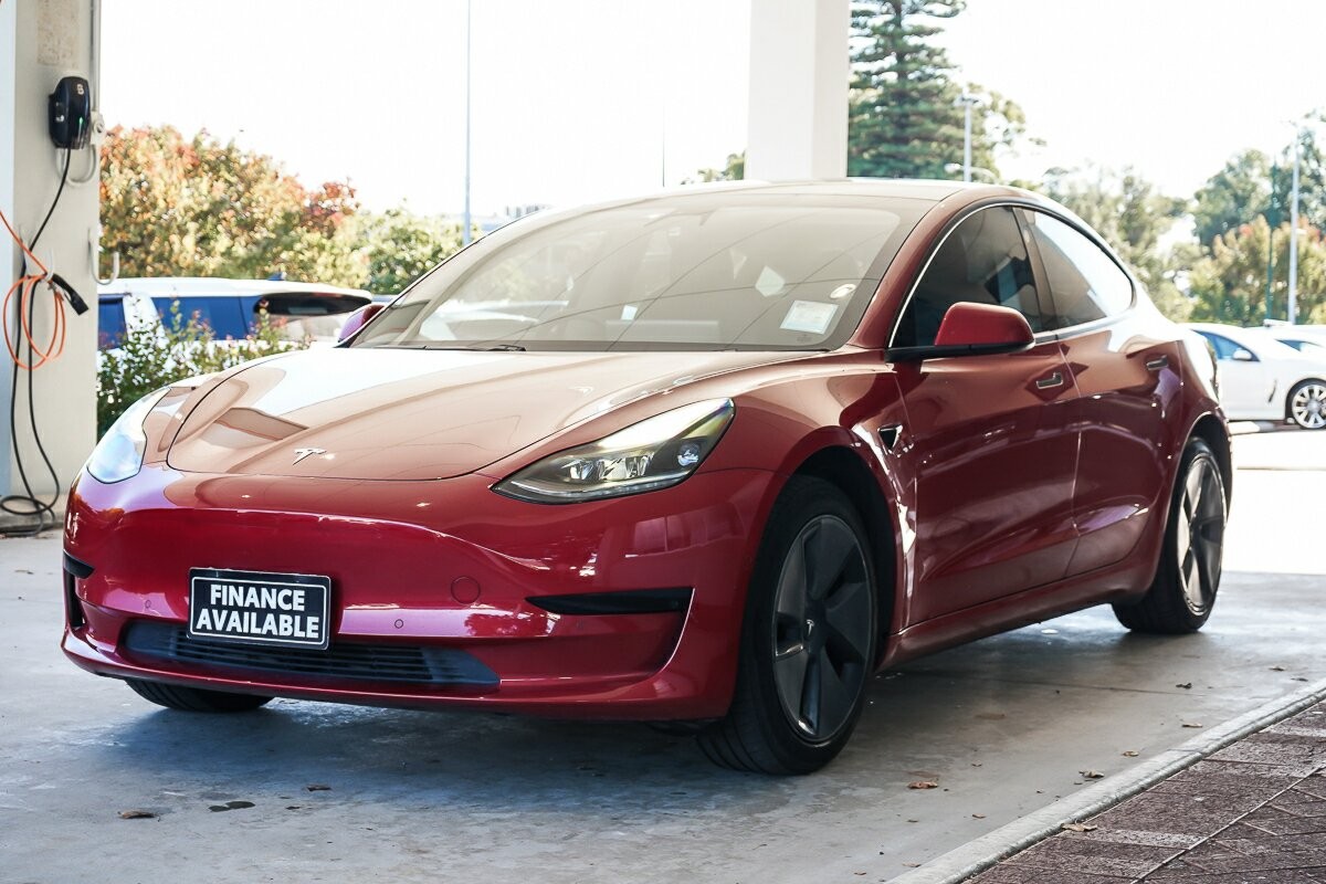 Tesla Model 3 image 4
