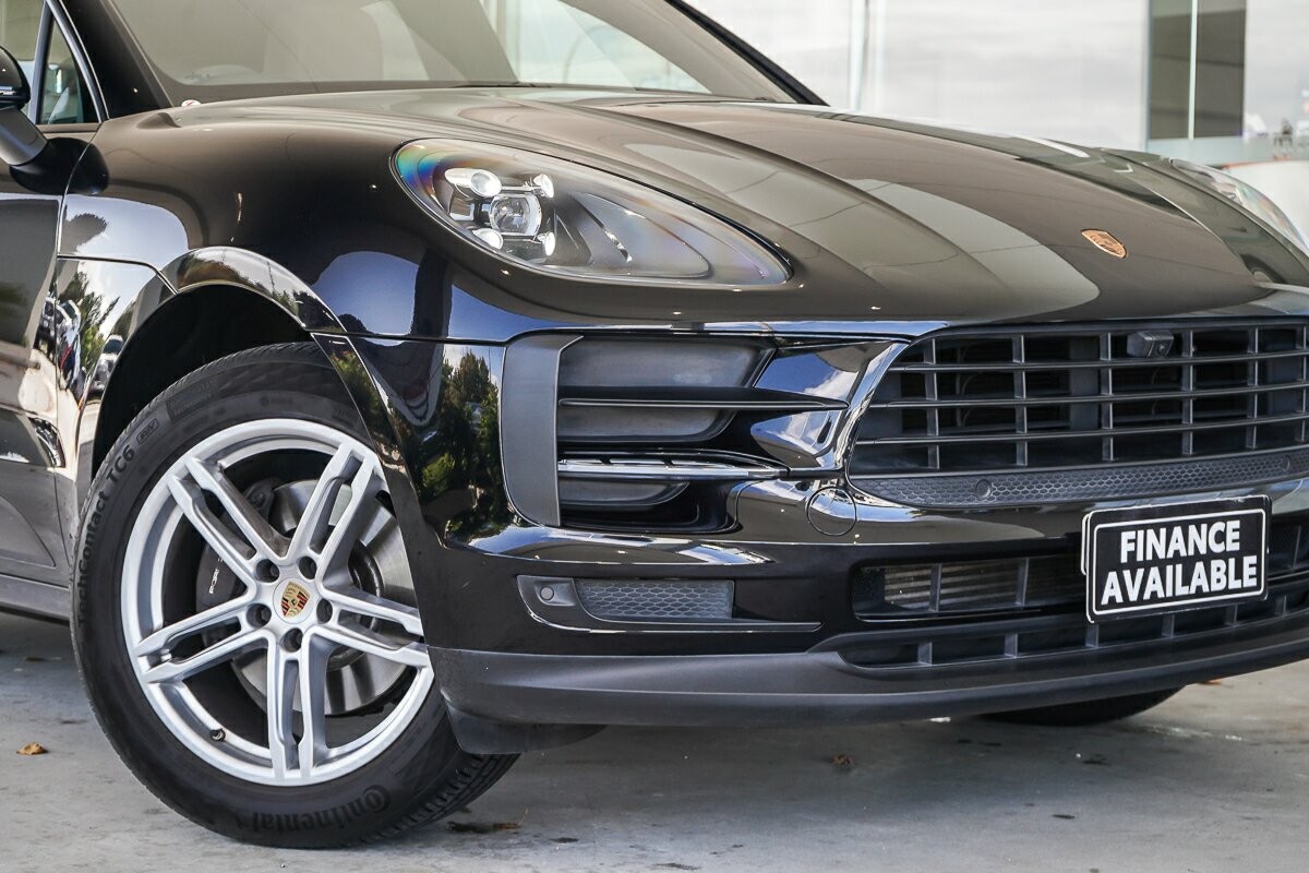 Porsche Macan image 2