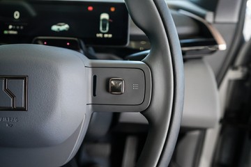 https://vehicle-cdn.autoleague.cloud/31373_U309730_15.jpg