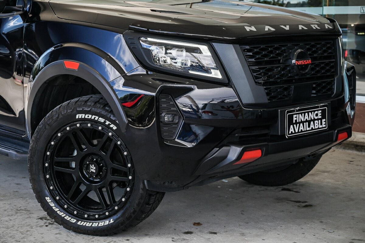 Nissan Navara image 2