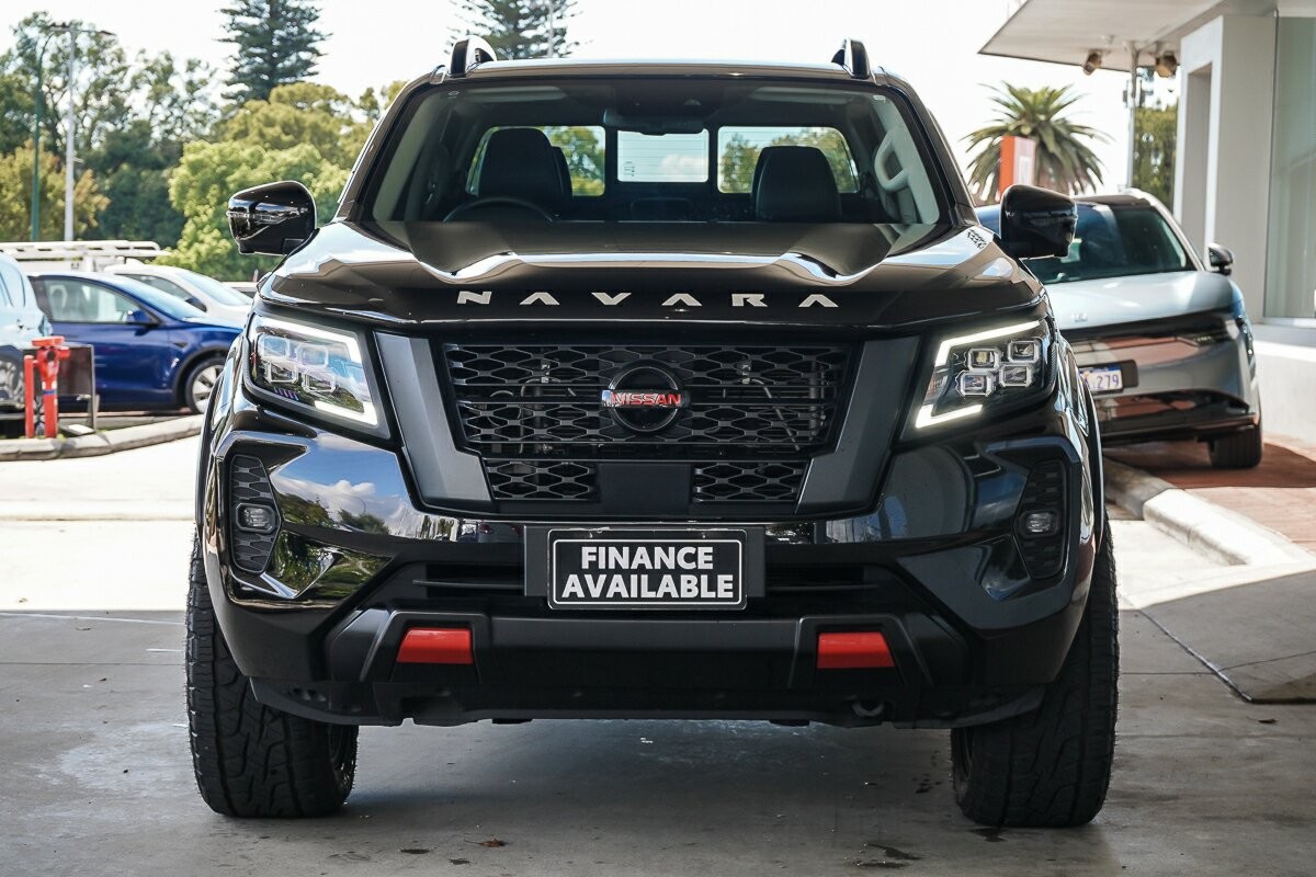 Nissan Navara image 3