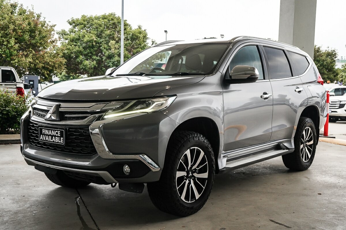 Mitsubishi Pajero Sport image 4