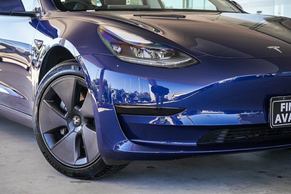 Tesla Model 3 image 2