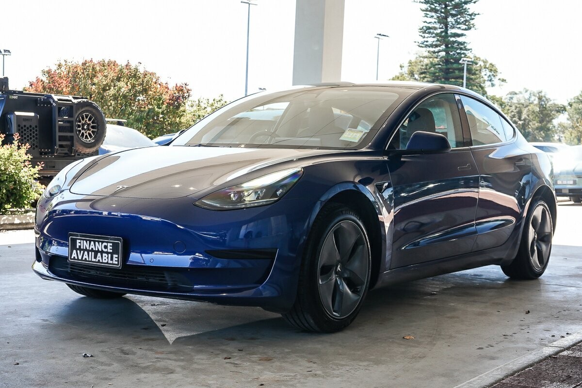 Tesla Model 3 image 4