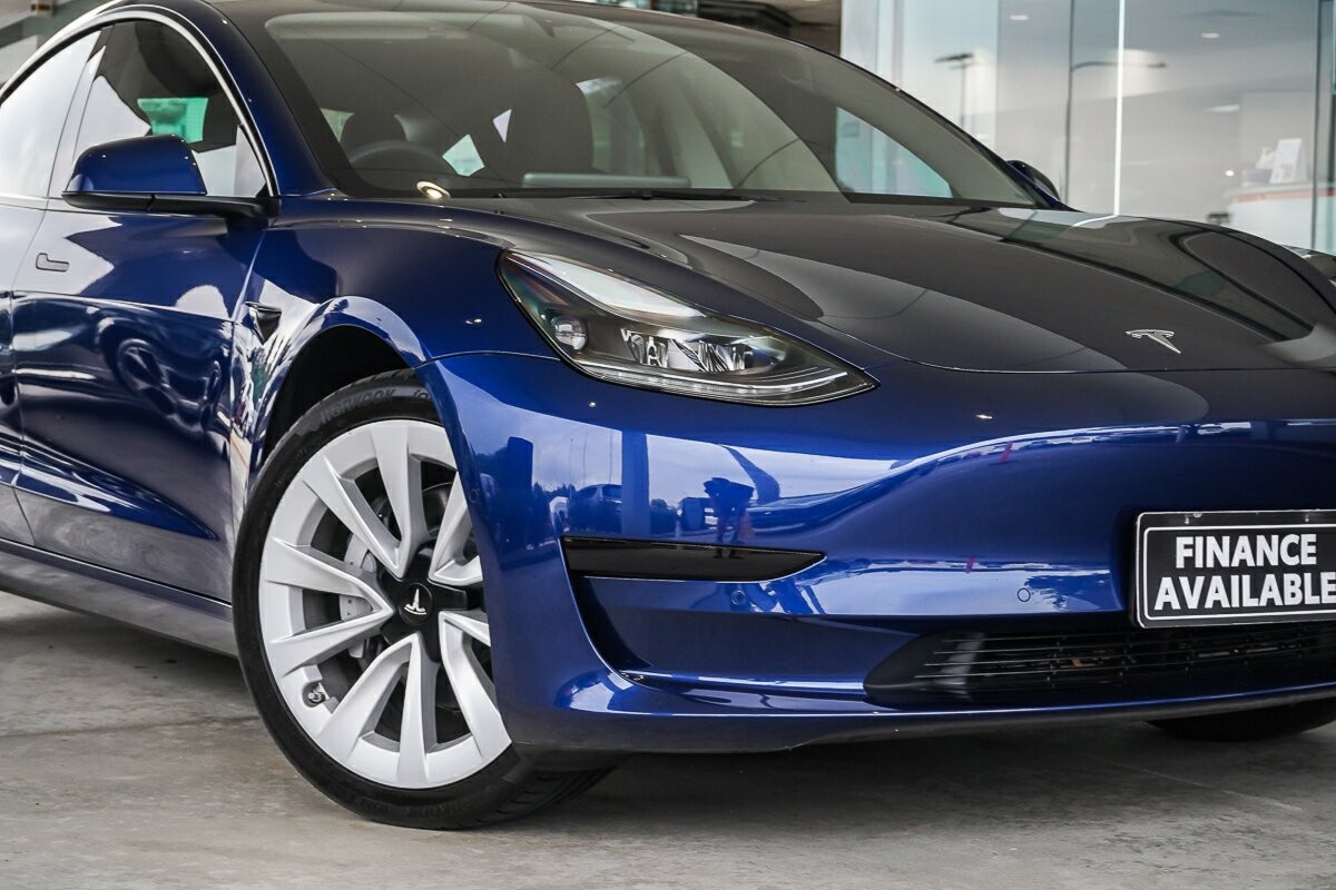 Tesla Model 3 image 2
