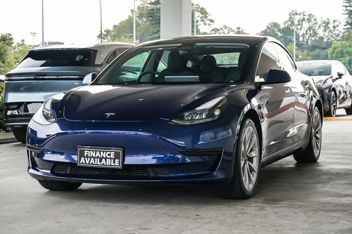 Tesla Model 3 image 4