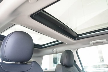 https://vehicle-cdn.autoleague.cloud/31373_U309766_15.jpg