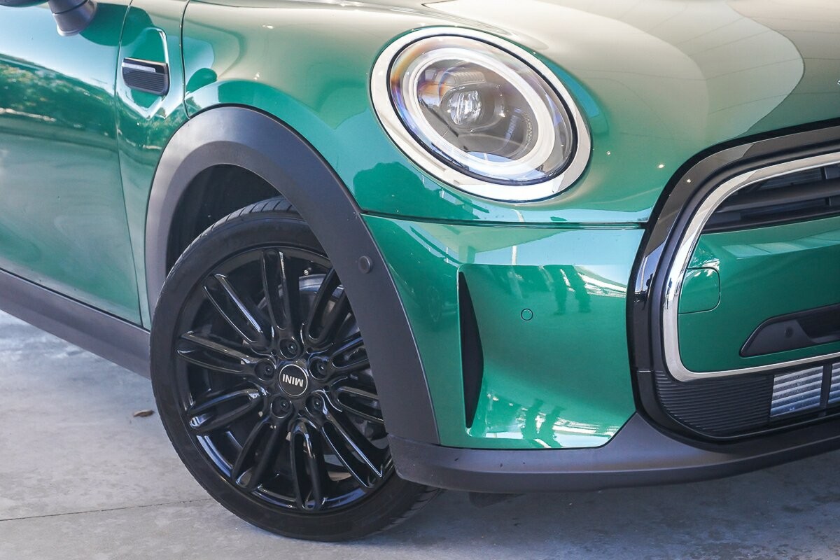 Mini Hatch image 2