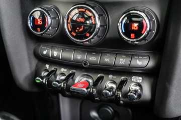 https://vehicle-cdn.autoleague.cloud/31373_U309766_21.jpg