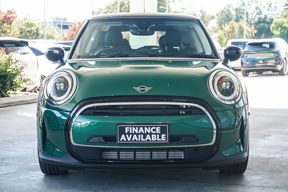 Mini Hatch image 3