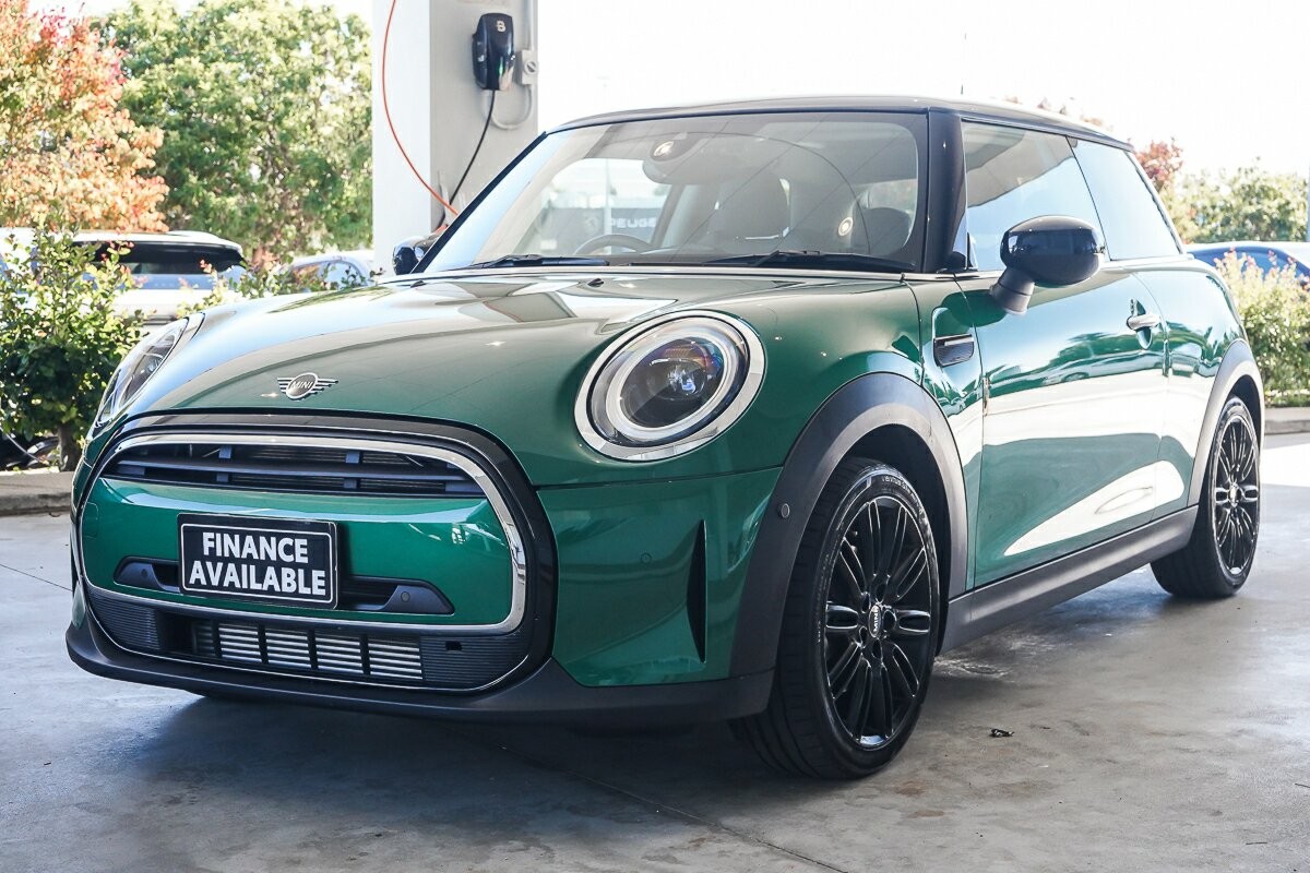 Mini Hatch image 4