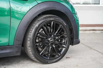 https://vehicle-cdn.autoleague.cloud/31373_U309766_8.jpg