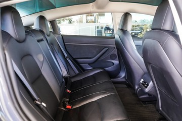 https://vehicle-cdn.autoleague.cloud/31373_U309769_13.jpg