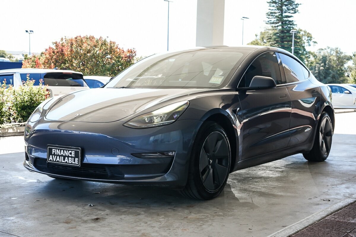 Tesla Model 3 image 4
