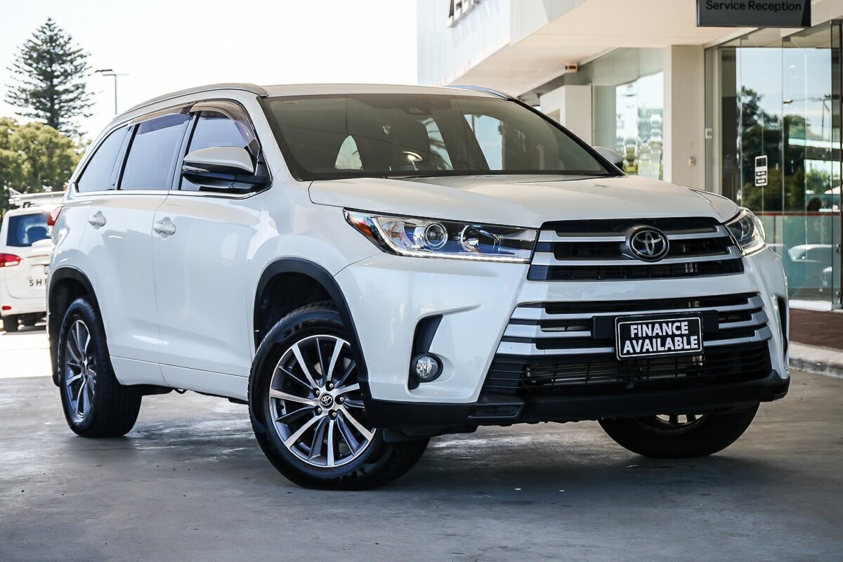 Toyota Kluger image 1