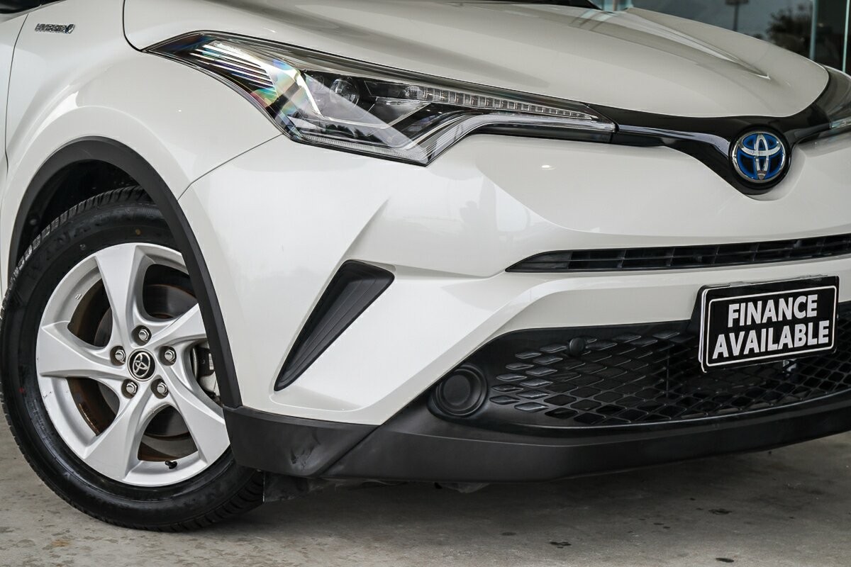 Toyota C-hr image 2