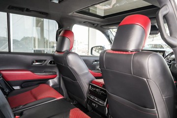 https://vehicle-cdn.autoleague.cloud/31373_U309785_13.jpg