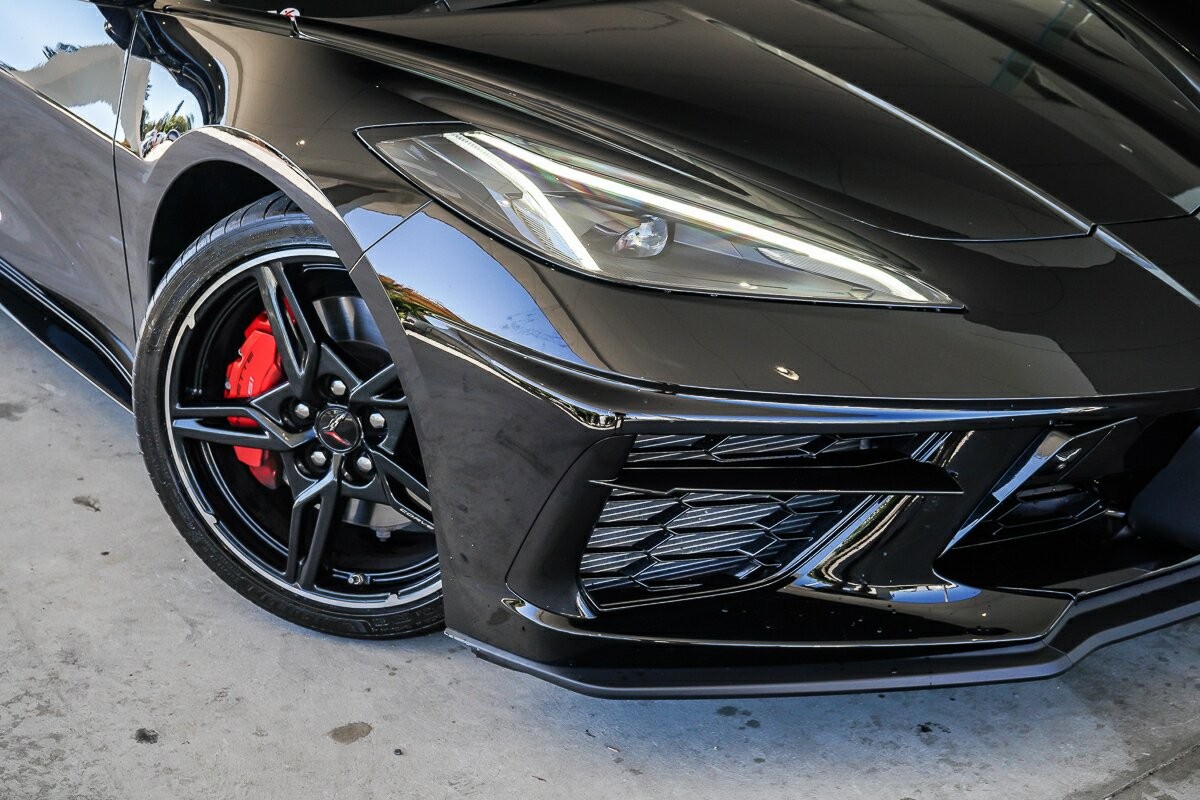 Chevrolet Corvette image 2