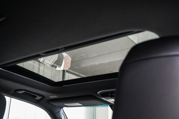 https://vehicle-cdn.autoleague.cloud/31373_U309799_12.jpg