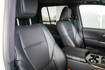 https://vehicle-cdn.autoleague.cloud/31373_U309799_15.jpg
