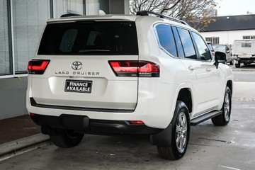 https://vehicle-cdn.autoleague.cloud/31373_U309799_8.jpg