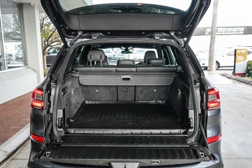 https://vehicle-cdn.autoleague.cloud/31373_U309805_11.jpg