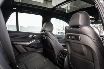 https://vehicle-cdn.autoleague.cloud/31373_U309805_14.jpg