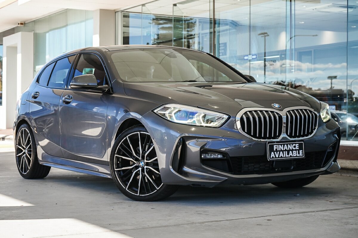BMW 1 Series image 1
