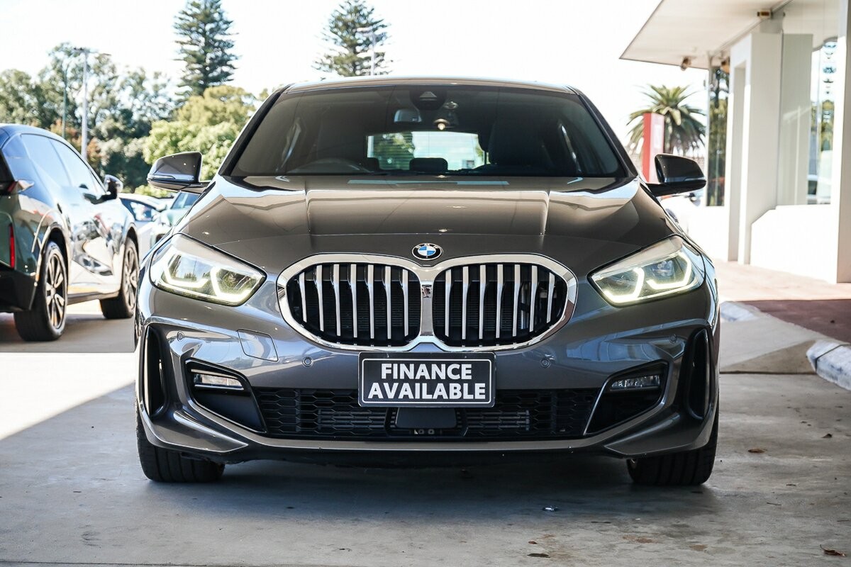 BMW 1 Series image 3