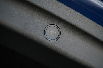 https://vehicle-cdn.autoleague.cloud/31373_U309808_10.jpg