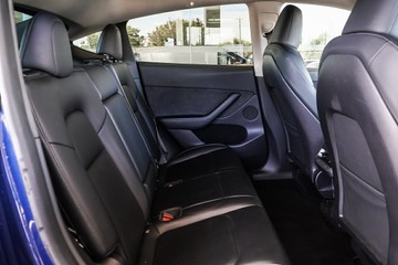 https://vehicle-cdn.autoleague.cloud/31373_U309808_11.jpg