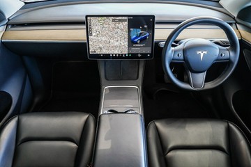 https://vehicle-cdn.autoleague.cloud/31373_U309808_13.jpg
