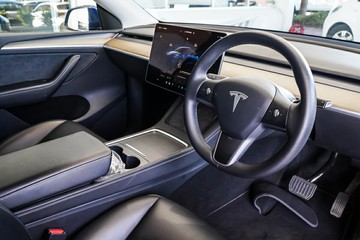 https://vehicle-cdn.autoleague.cloud/31373_U309808_14.jpg