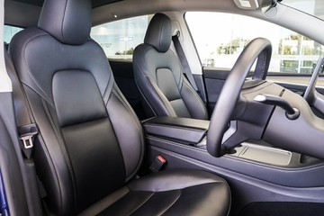 https://vehicle-cdn.autoleague.cloud/31373_U309808_15.jpg