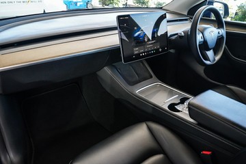 https://vehicle-cdn.autoleague.cloud/31373_U309808_23.jpg