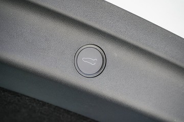 https://vehicle-cdn.autoleague.cloud/31373_U309810_11.jpg