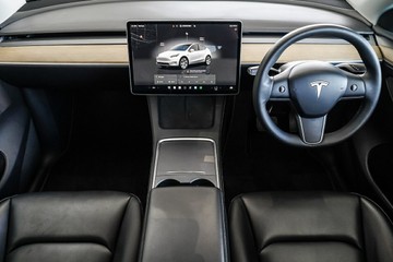 https://vehicle-cdn.autoleague.cloud/31373_U309810_14.jpg