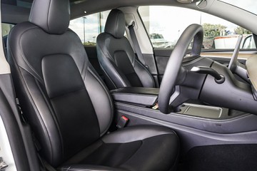 https://vehicle-cdn.autoleague.cloud/31373_U309810_16.jpg