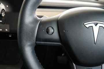 https://vehicle-cdn.autoleague.cloud/31373_U309810_17.jpg