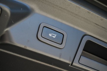 https://vehicle-cdn.autoleague.cloud/31373_U309819_11.jpg