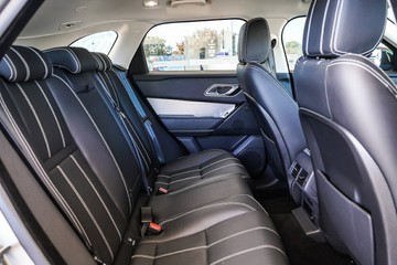 https://vehicle-cdn.autoleague.cloud/31373_U309819_12.jpg