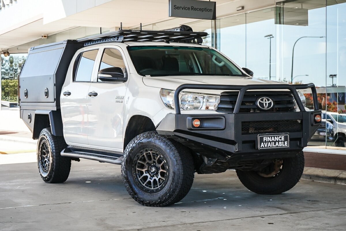 Toyota Hilux image 1