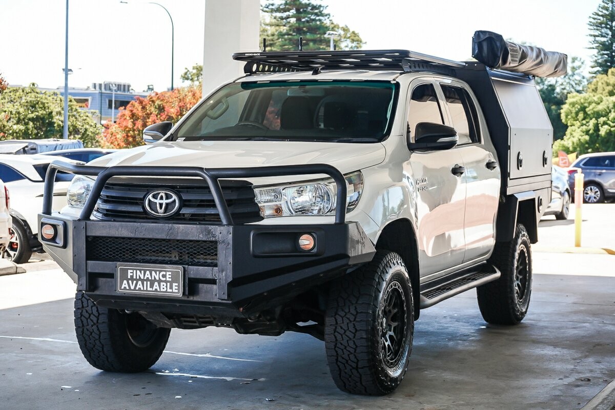 Toyota Hilux image 4